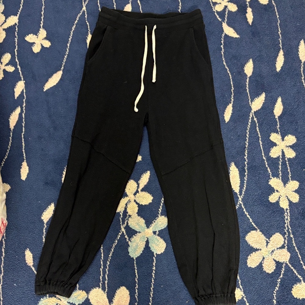 TWENTY Montreal black waffle jogger